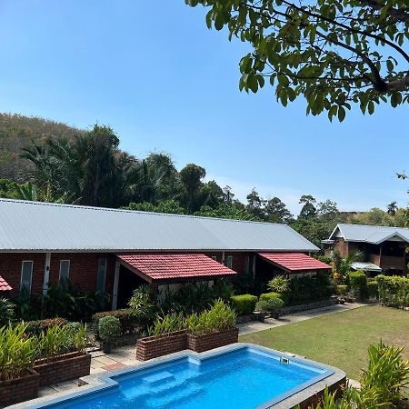 Hujung Kampung Resort Pantai Cenang  Exterior photo