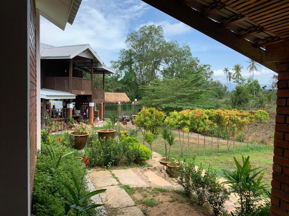 Hujung Kampung Resort Pantai Cenang  Exterior photo