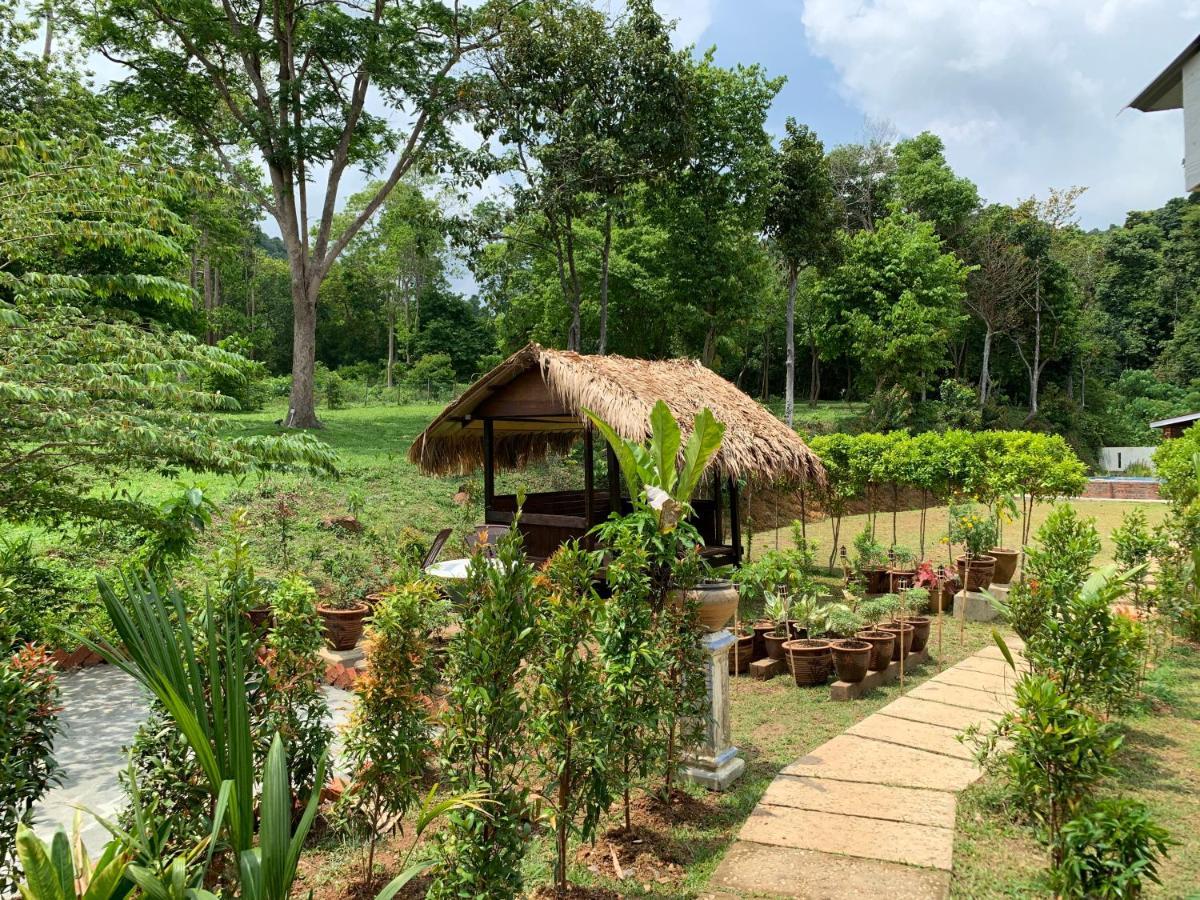 Hujung Kampung Resort Pantai Cenang  Exterior photo