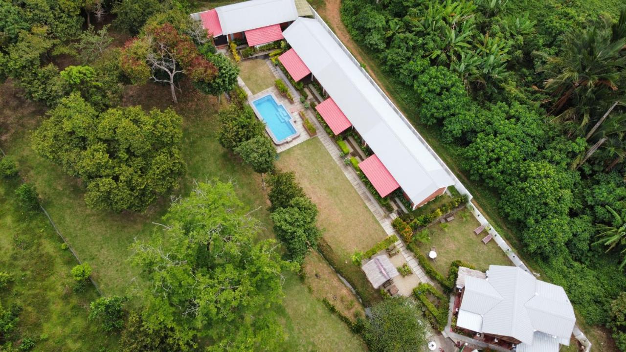 Hujung Kampung Resort Pantai Cenang  Exterior photo