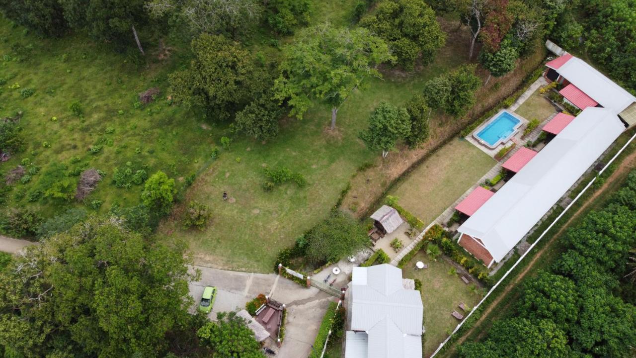 Hujung Kampung Resort Pantai Cenang  Exterior photo