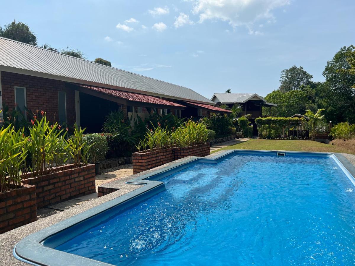 Hujung Kampung Resort Pantai Cenang  Exterior photo