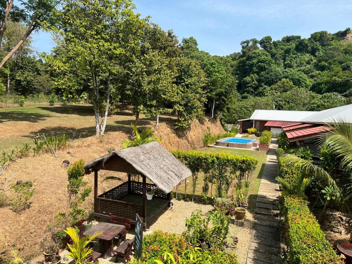 Hujung Kampung Resort Pantai Cenang  Exterior photo